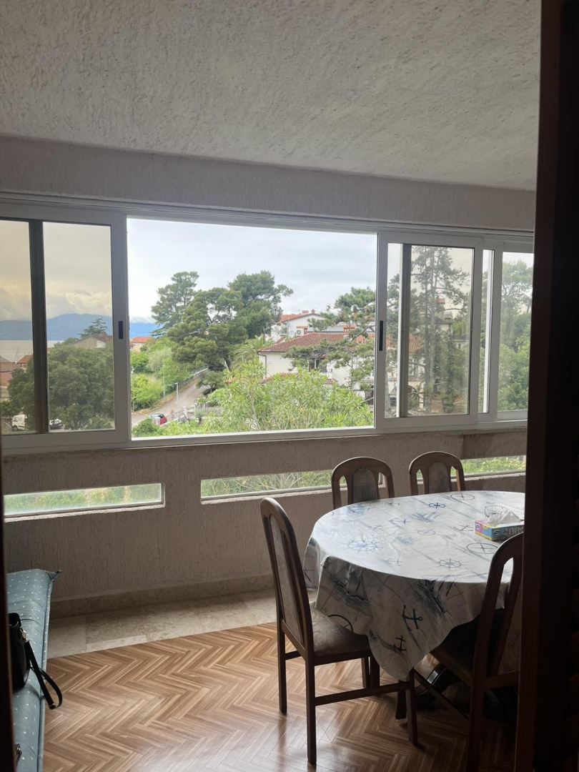 2 bedroom apartment in Malinska-Dubašnica, Croatia – 103699