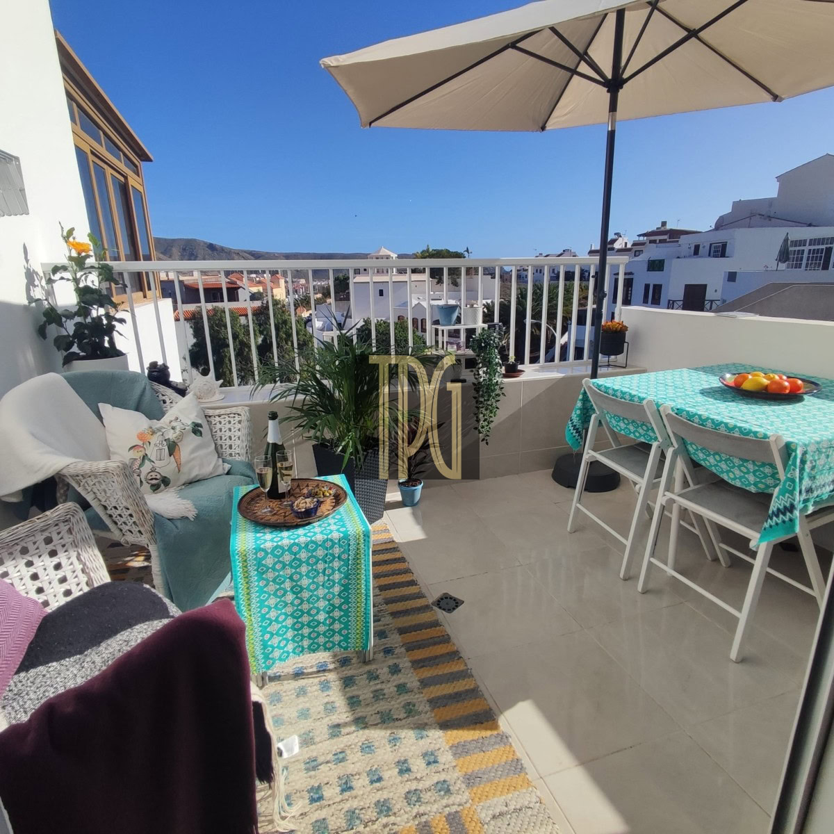 Stunning 1 Bedroom Apartment For Sale in Los Cristianos with Loft – OPN1917