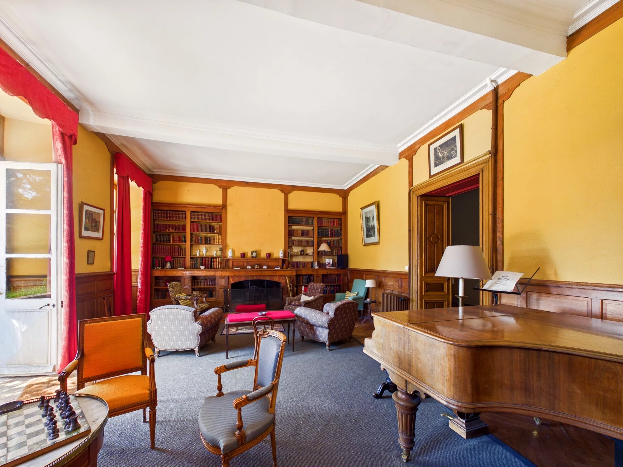 Elegant Estate with Manor House and 4 other dwellings in 10 hectares of land in the the Black Mountain area, Midi-Pyrénées – France – BVI67010