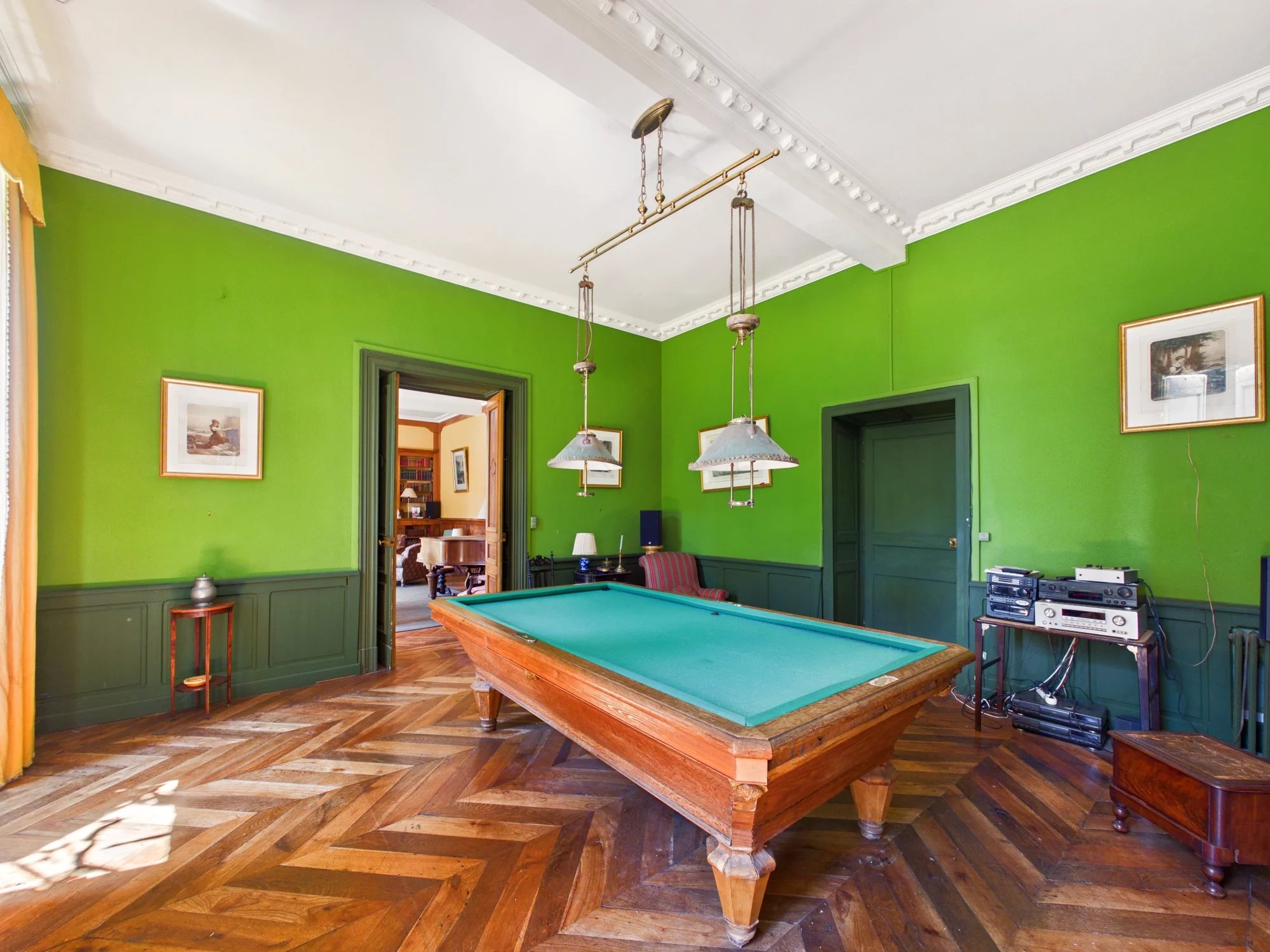 Elegant Estate with Manor House and 4 other dwellings in 10 hectares of land in the the Black Mountain area, Midi-Pyrénées – France – BVI67010