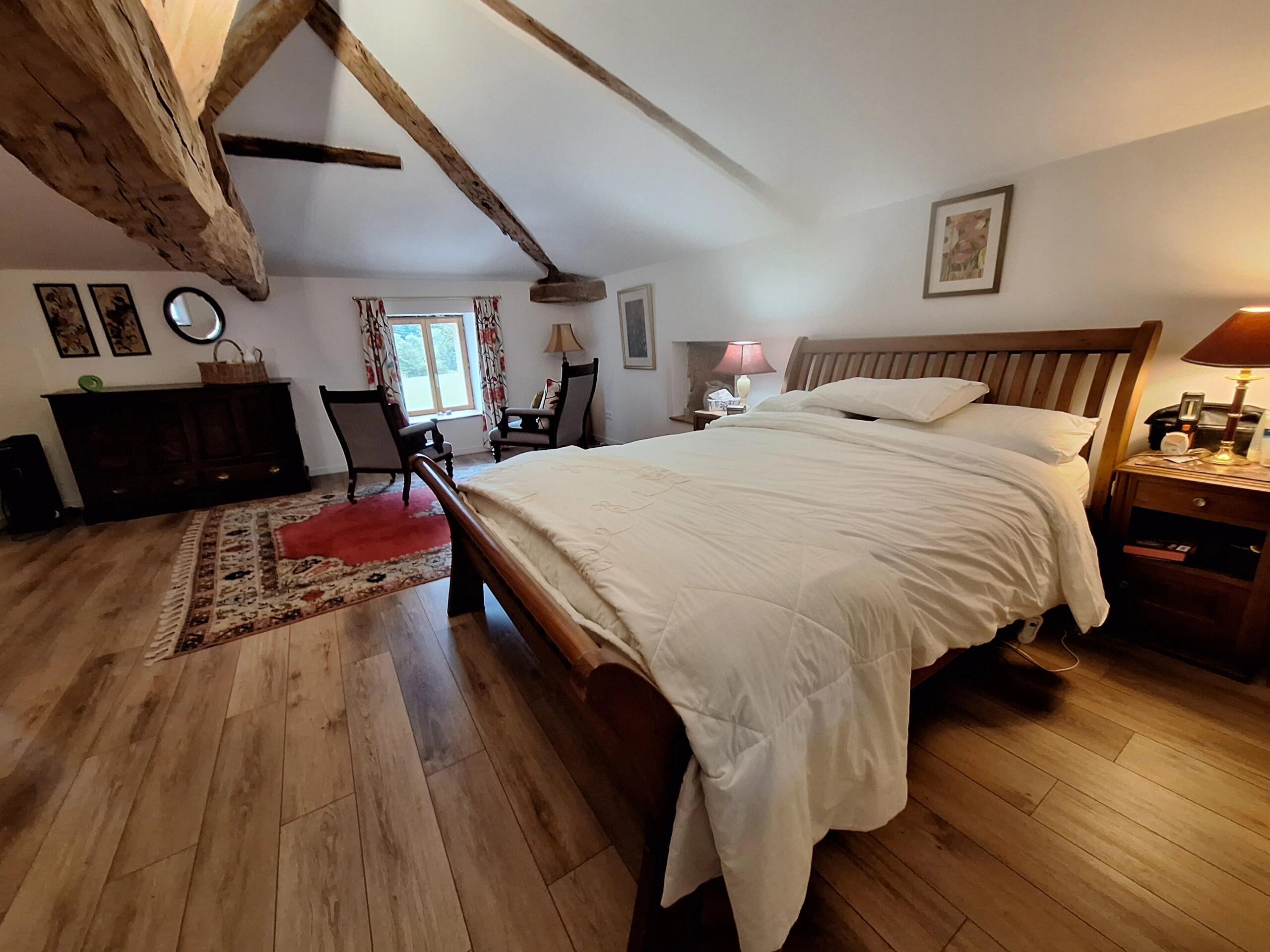 Delightful renovated country home, Poitou-Charentes – France – BVI85785