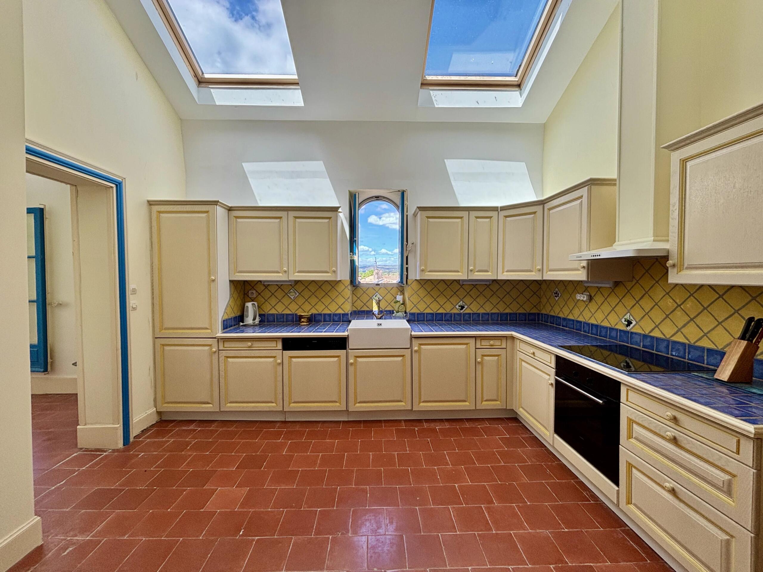 Beautiful Character Apartment set within a historic Château, Languedoc-Roussillon – France – BVI86033