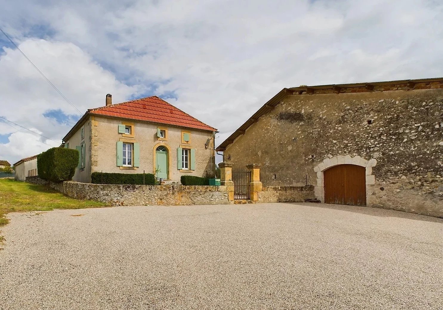 Charming farm house with swimming pool and second house to renovate, Aquitaine – France – BVI76999