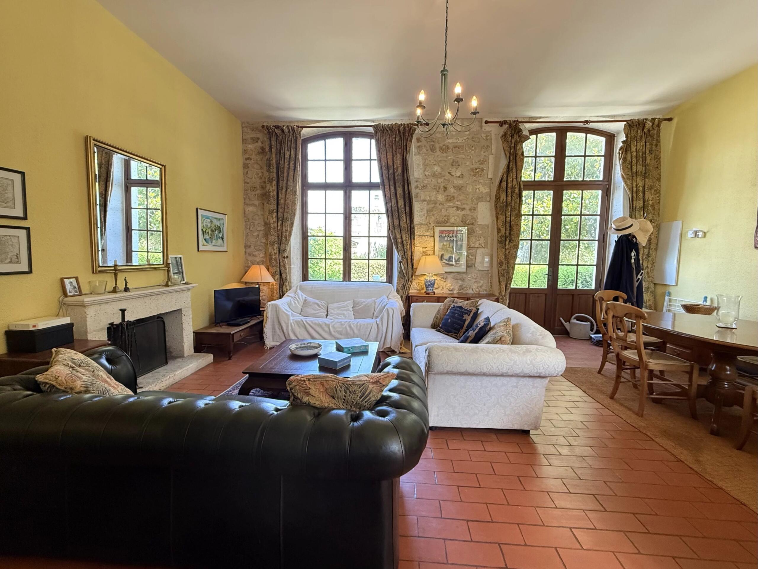 Exceptional property in walled Château gardens – Exclusive to Beaux Villages, Poitou-Charentes – France – BVI85332