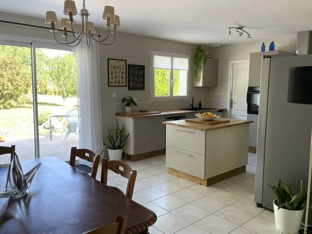 Exquisite bungalow in Oradour-sur-Vayres, Limousin – France – BVI86081