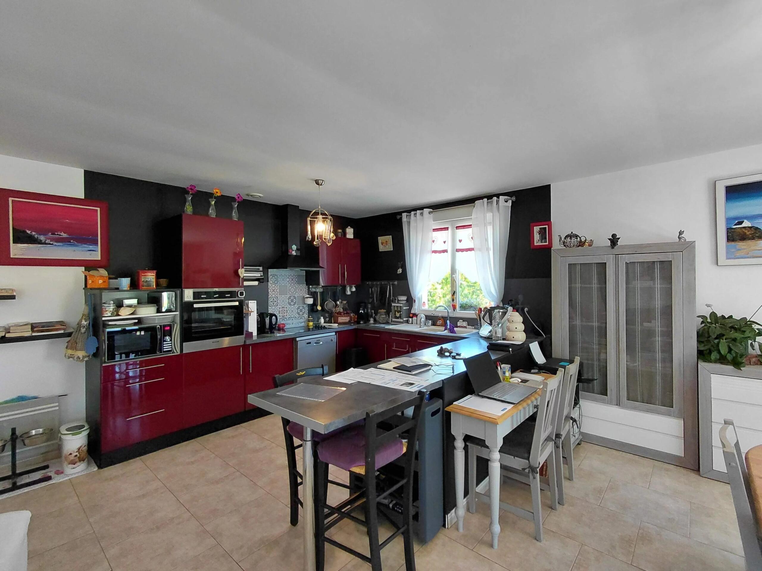 Single-storey house with double garage, workshop and 1200 m² of land, Aquitaine – France – BVI86111