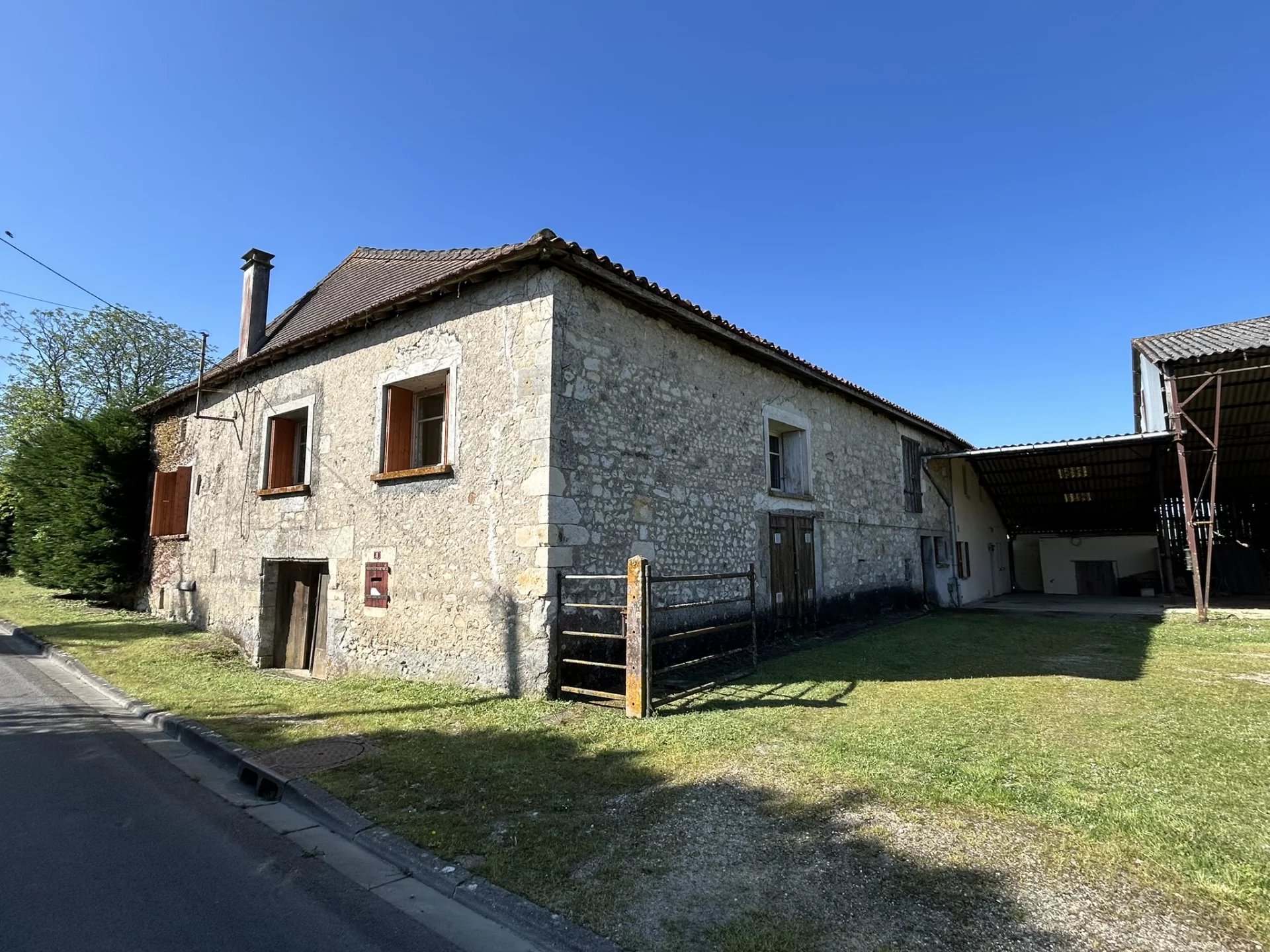 Equestrian 5 bed property with over 11 hectares, Poitou-Charentes – France – BVI61920