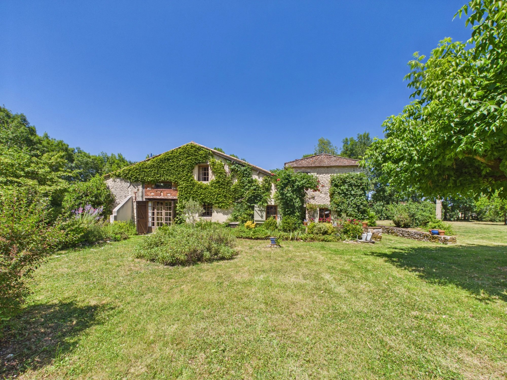 Lovingly restored french farmhouse, Aquitaine – France – BVI61205
