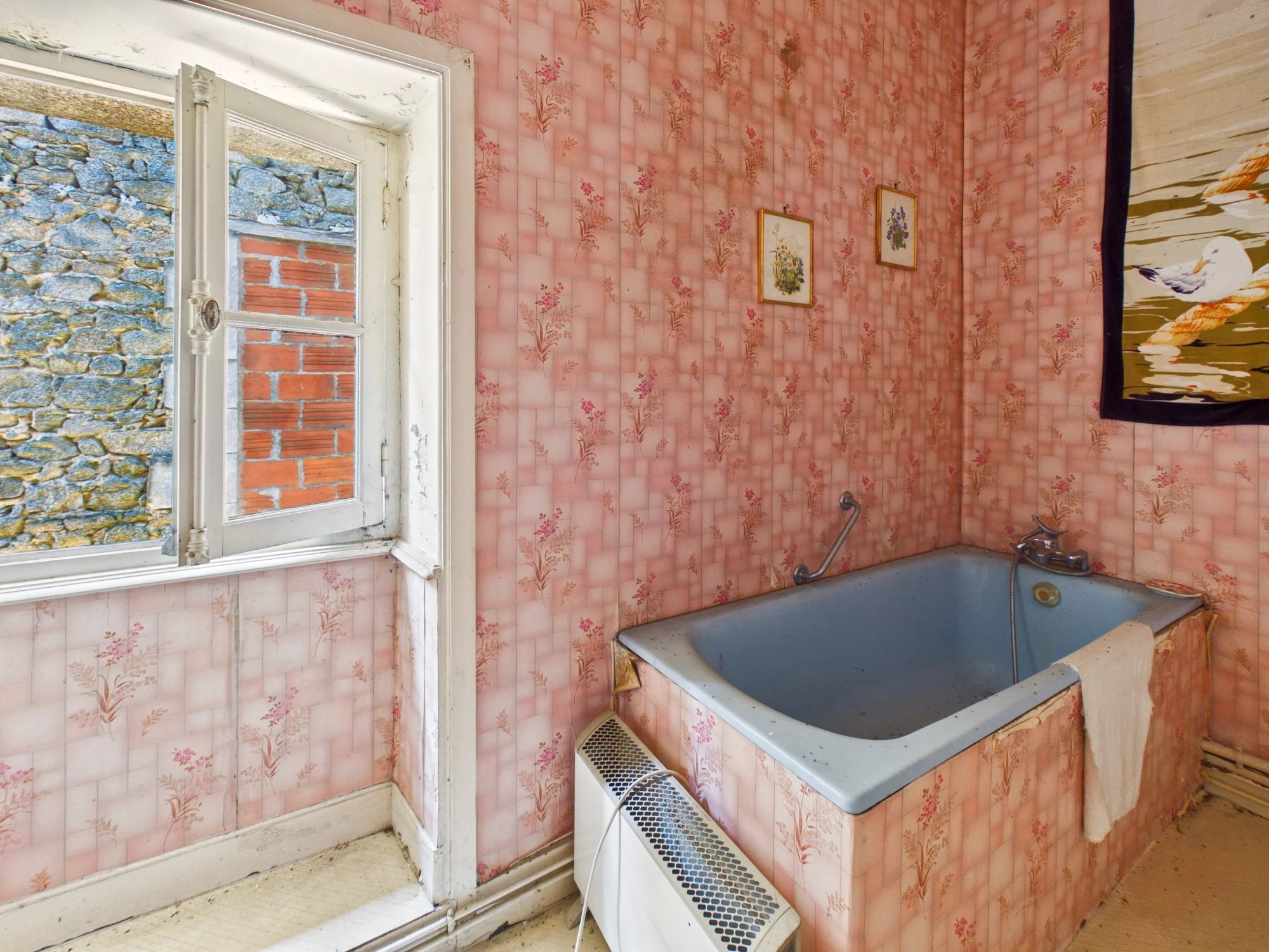 Character-filled home, brimming with charm, Aquitaine – France – BVI83856