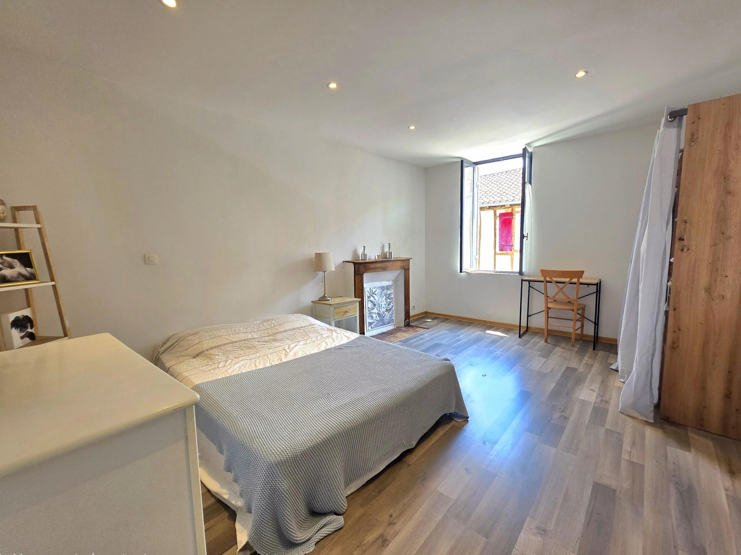 Charming Townhouse with Courtyard in the Heart of Eymet, Aquitaine – France – BVI86318