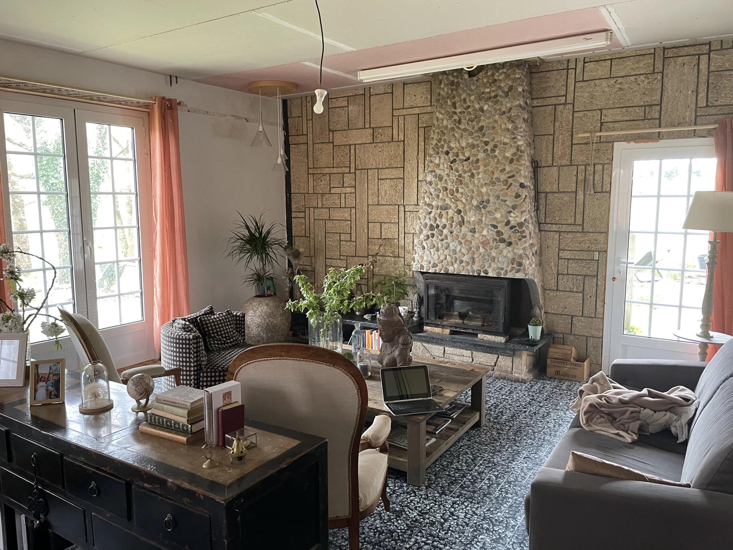 Character Estate with Private Lake, 17th-Century Barn, Guest Cottages and Exceptional Potential, Aquitaine – France – BVI85040
