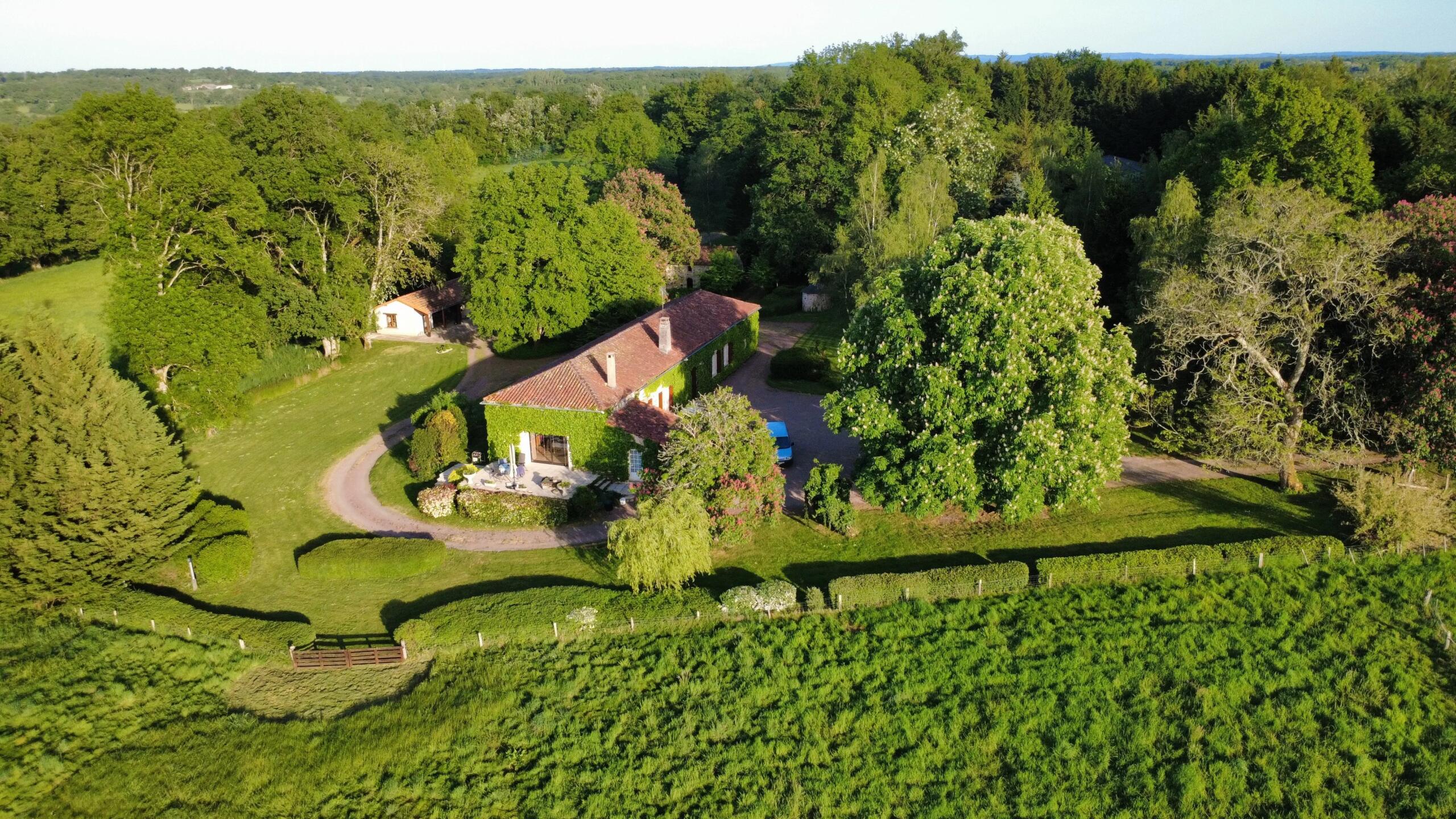 2 Farmhouses, numerous outbuildings and 28 hectares / 70 acres in beautiful setting, Poitou-Charentes – France – BVI86350