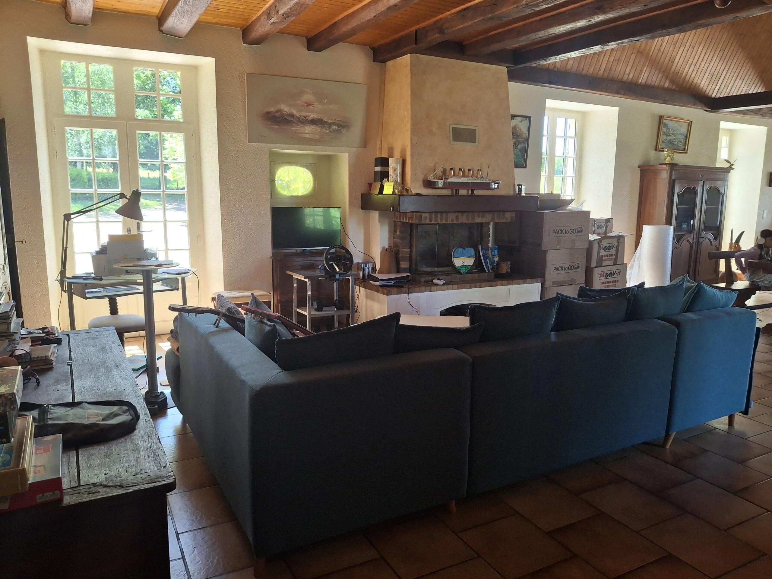 2 Farmhouses, numerous outbuildings and 28 hectares / 70 acres in beautiful setting, Poitou-Charentes – France – BVI86350