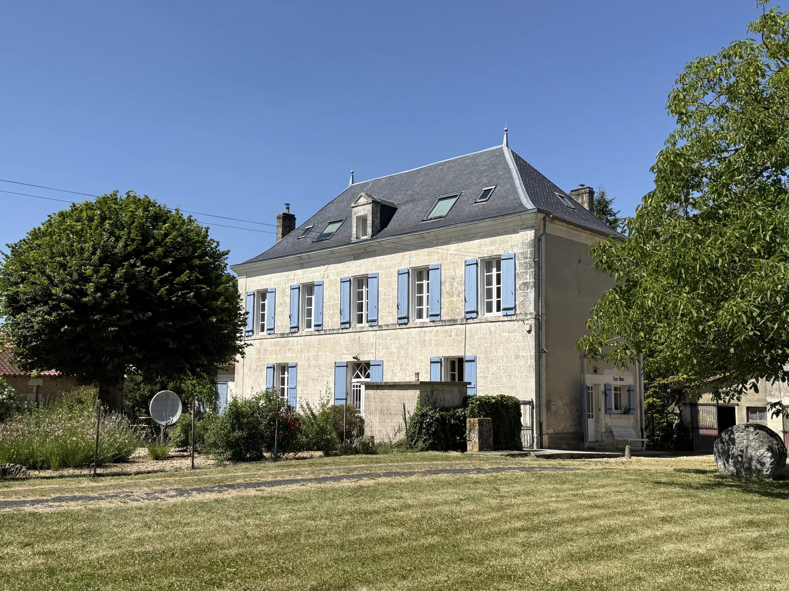 Exceptional Riverside Manor Estate with Guest Cottage, Outbuildings and Land, Poitou-Charentes – France – BVI85330