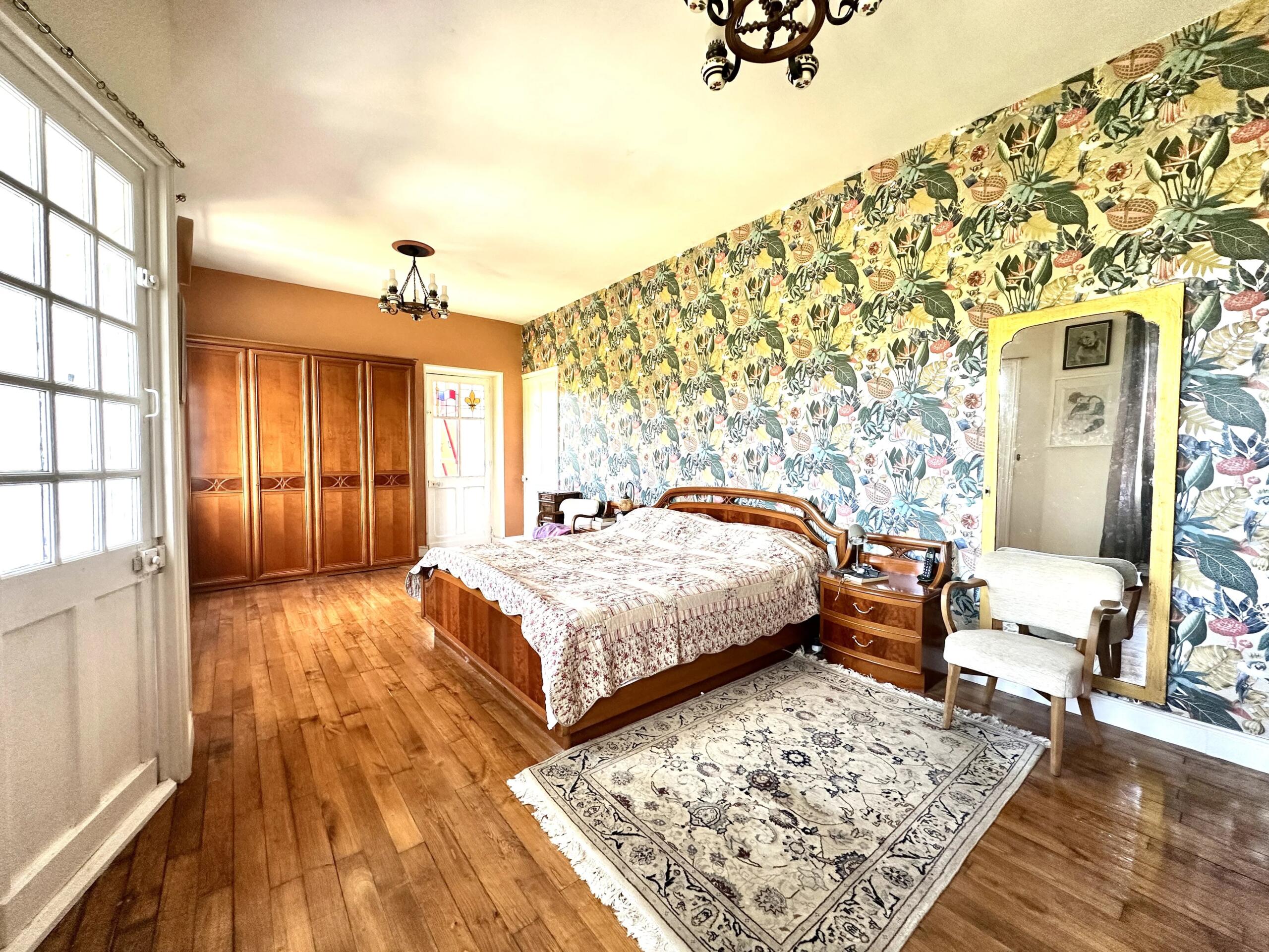 Beautiful character home with views of one of France’s most beautiful villages, Aquitaine – France – BVI85538