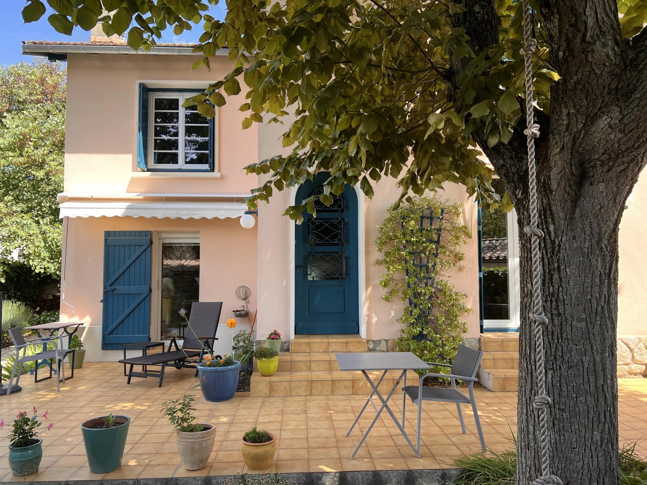 Elegant family home near the heart of Carcassonne, Languedoc-Roussillon – France – BVI86209
