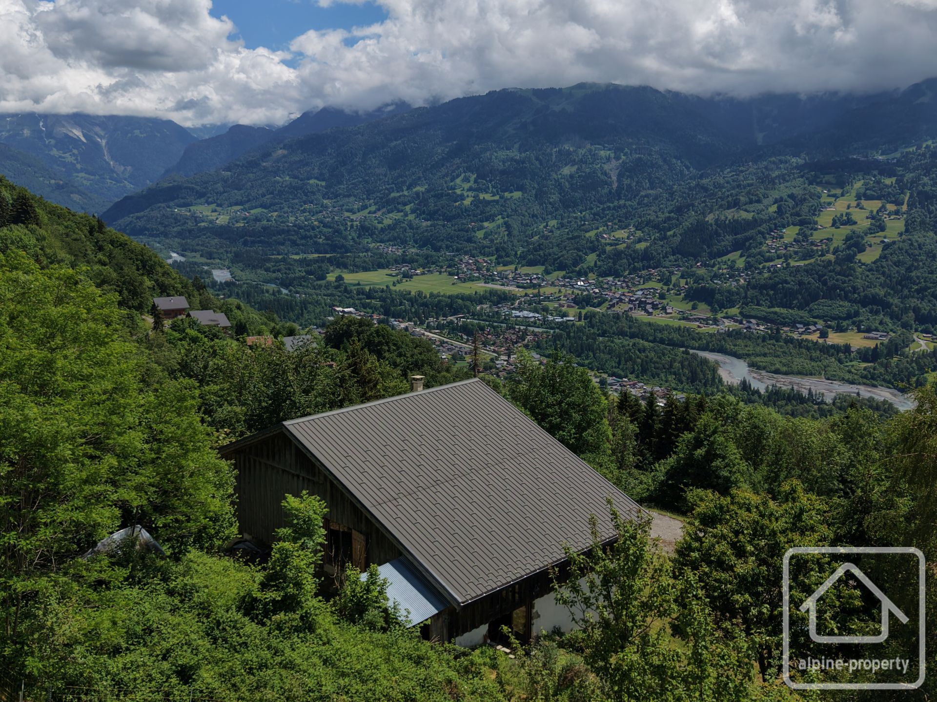A Rare, Historic Farmstead With Large Grounds, And Breathtaking Views. – LAGRANGENEUVE
