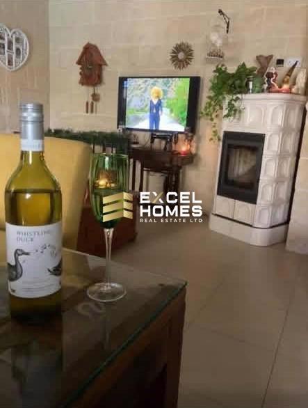 3 bedroom Farmhouse in Qala, Malta – 68911