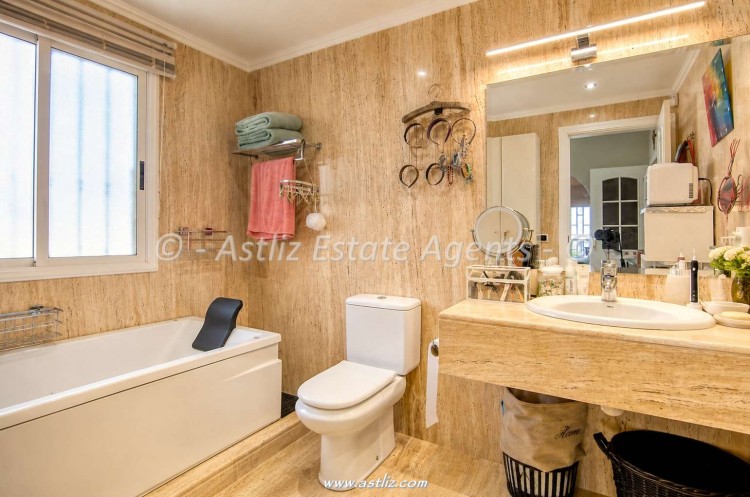 4 bedroom villa in Villa Cerjos, Valle San Lorenzo, Spain – AAEP1909