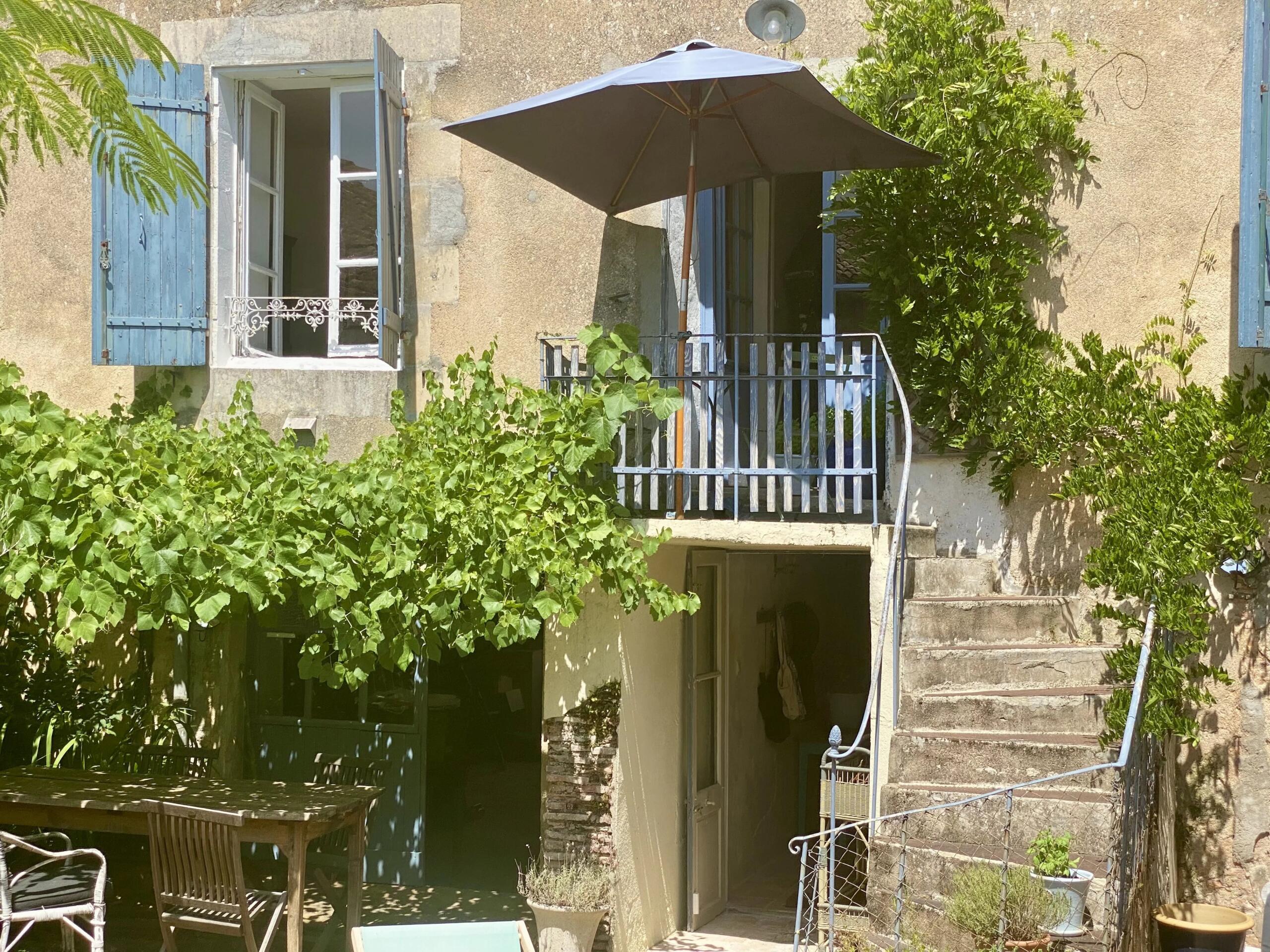 Charming French Townhouse in the Riverside Village of L’Isle -Jourdain, Poitou-Charentes – France – BVI77507