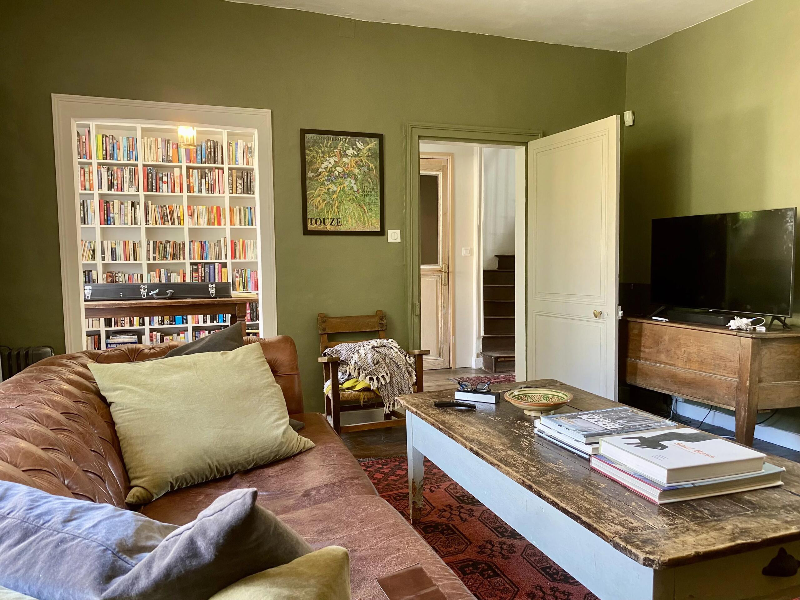 Charming French Townhouse in the Riverside Village of L’Isle -Jourdain, Poitou-Charentes – France – BVI77507
