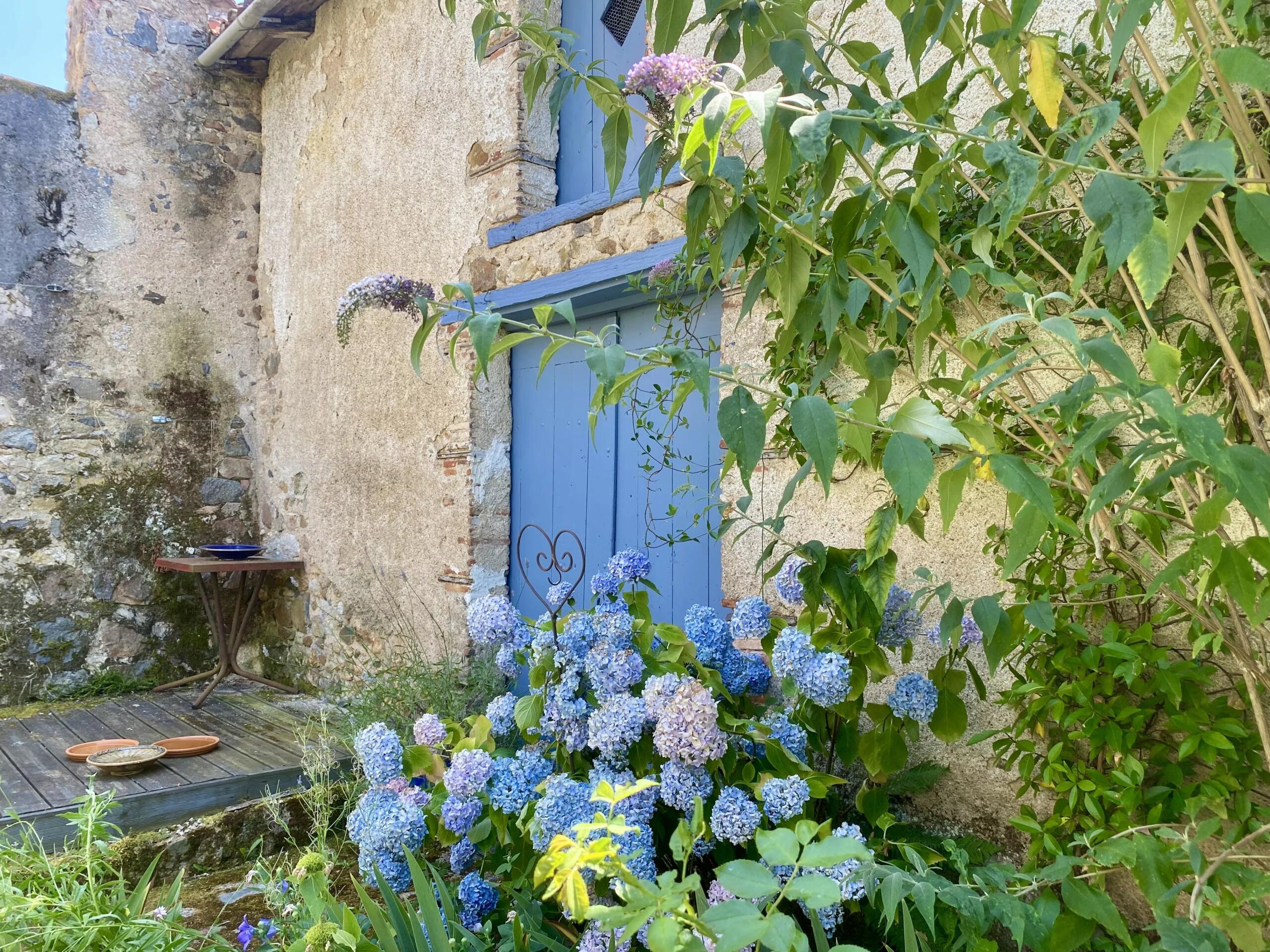 Charming French Townhouse in the Riverside Village of L’Isle -Jourdain, Poitou-Charentes – France – BVI77507