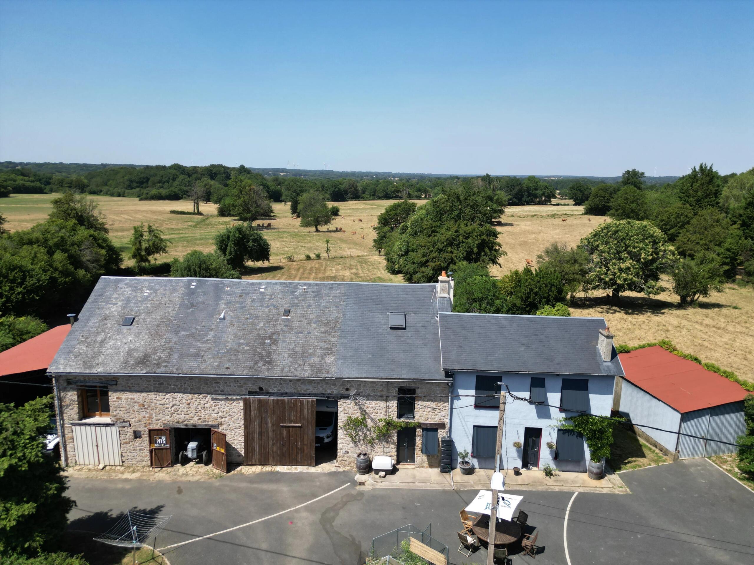 Quirky and fabulous large house, perfect countryside location, Limousin – France – BVI86335