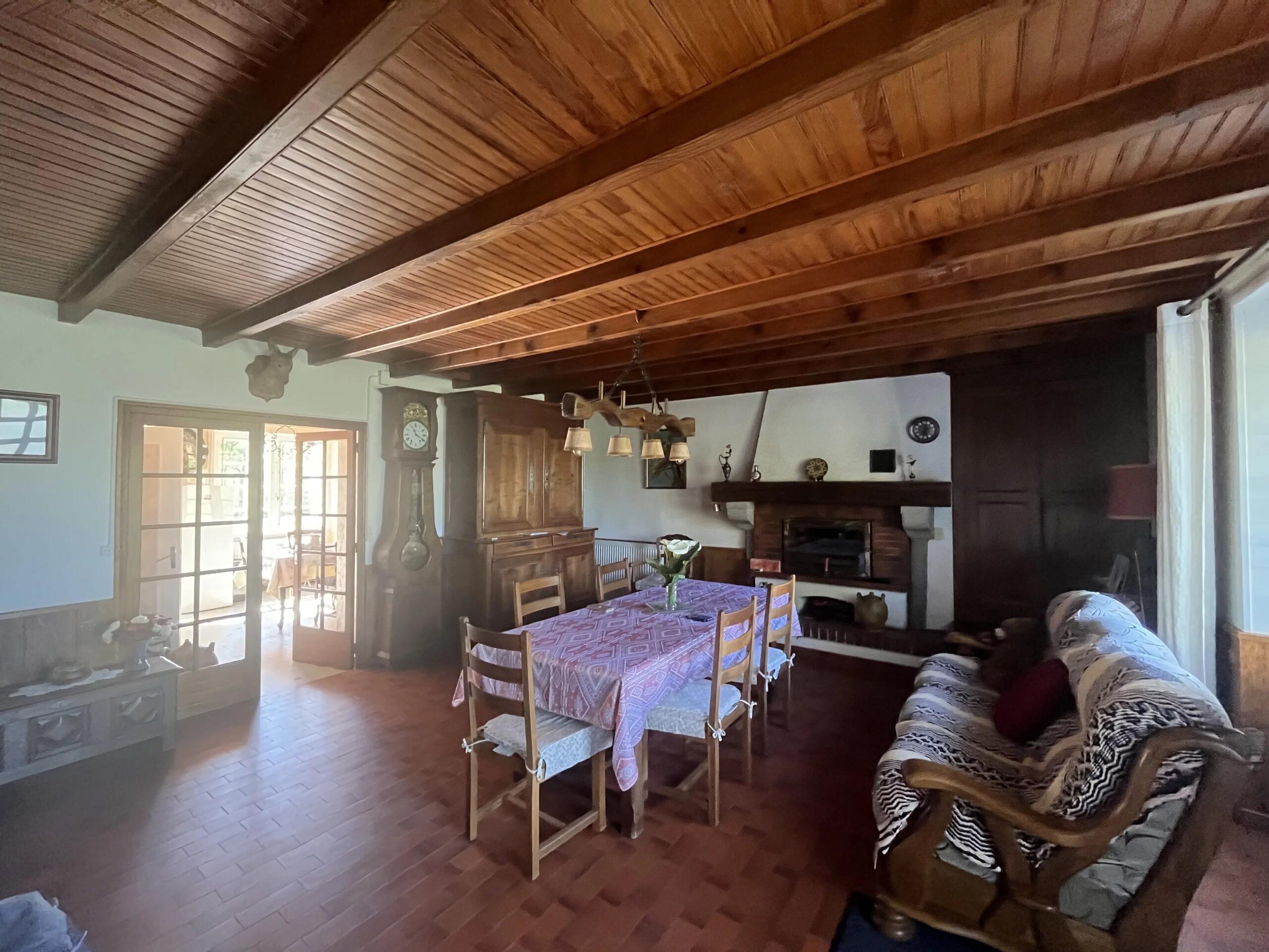 Spacious family home with 8 hectares and stabling, Limousin – France – BVI84559