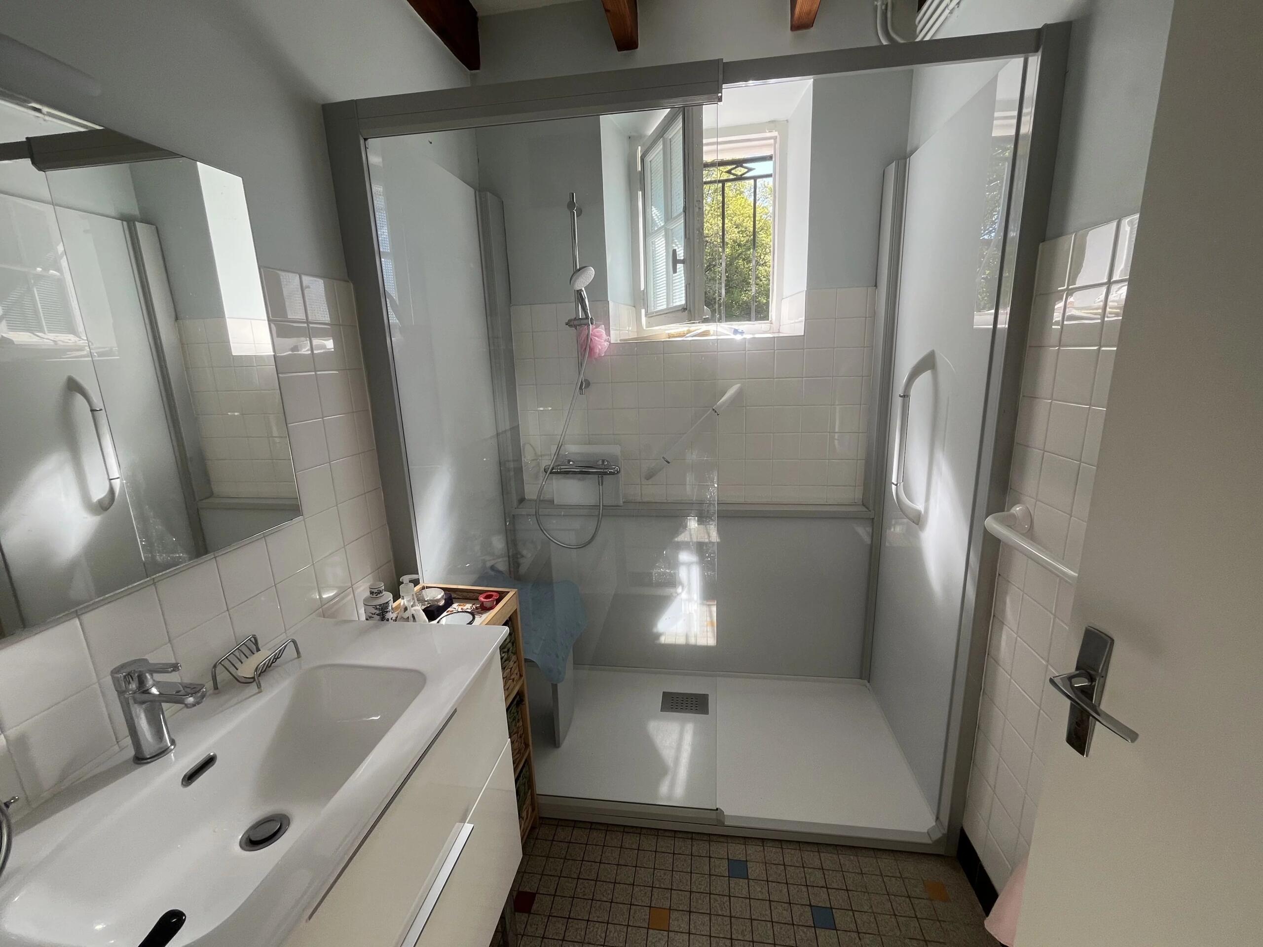 Spacious family home with 8 hectares and stabling, Limousin – France – BVI84559
