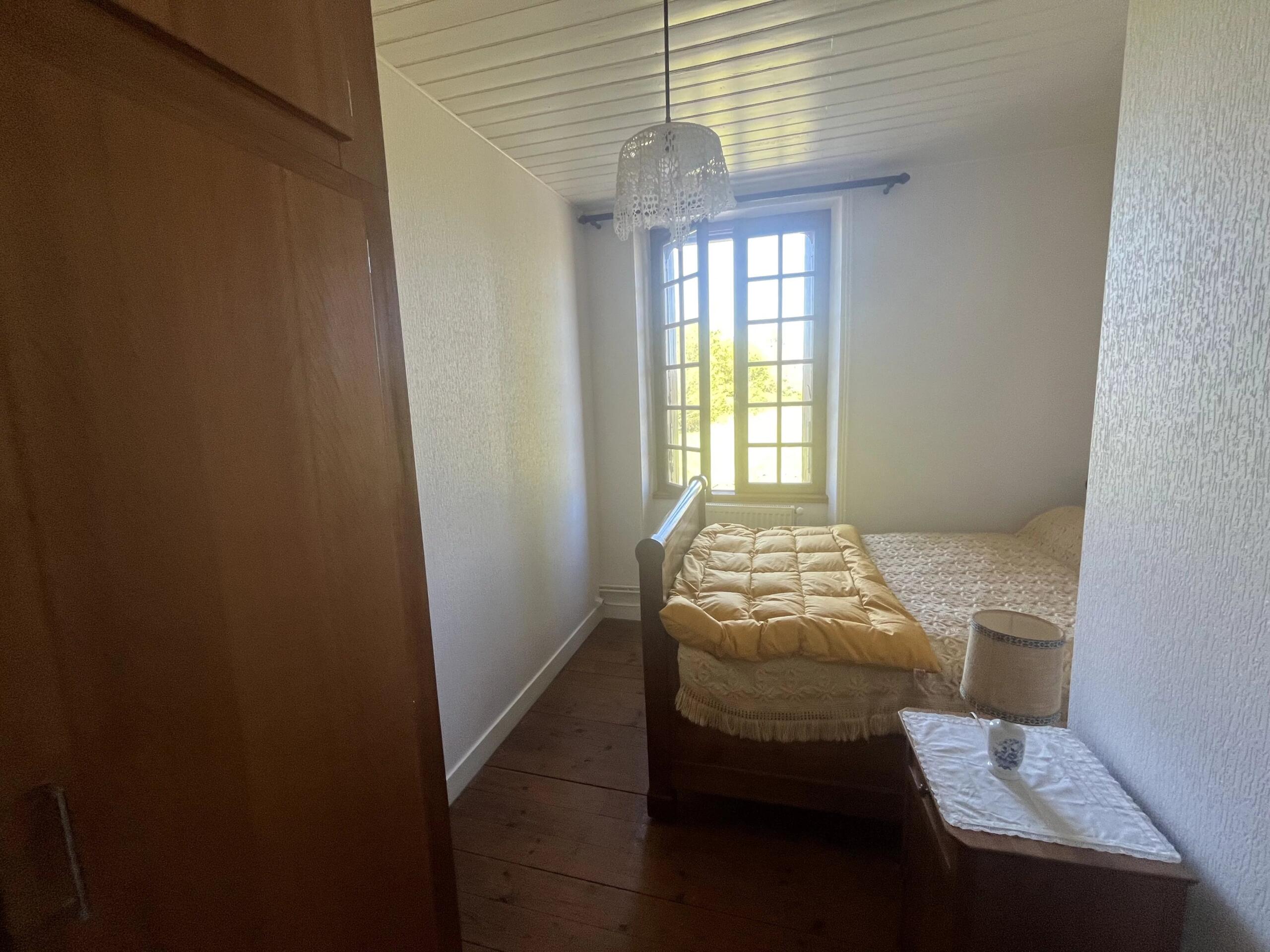 Spacious family home with 8 hectares and stabling, Limousin – France – BVI84559
