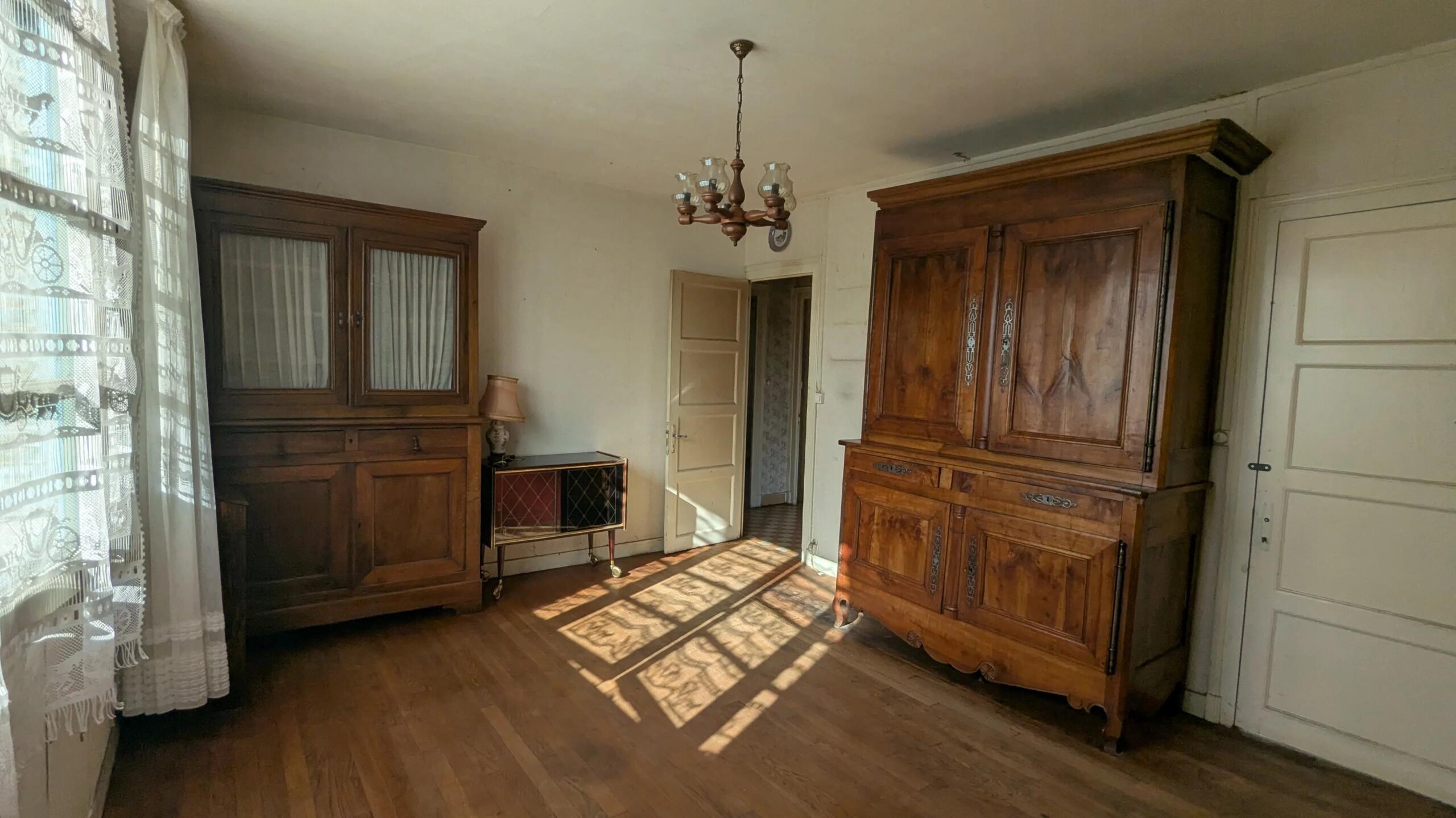 Set of 2 houses to renovate with high potential, Poitou-Charentes – France – BVI86210
