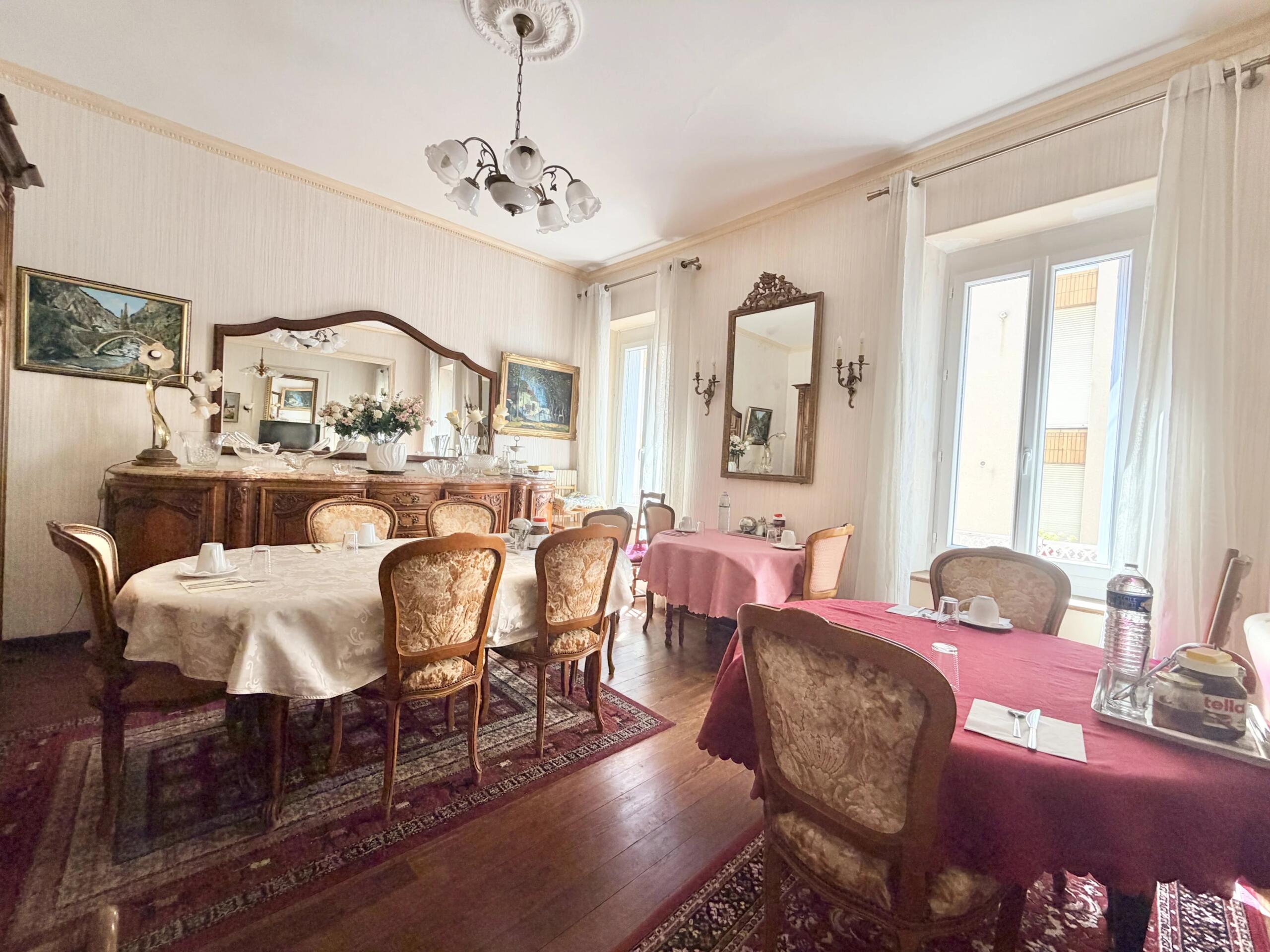 Elegant Bourgeois Residence in the Heart of Carcassonne, Languedoc-Roussillon – France – BVI86329
