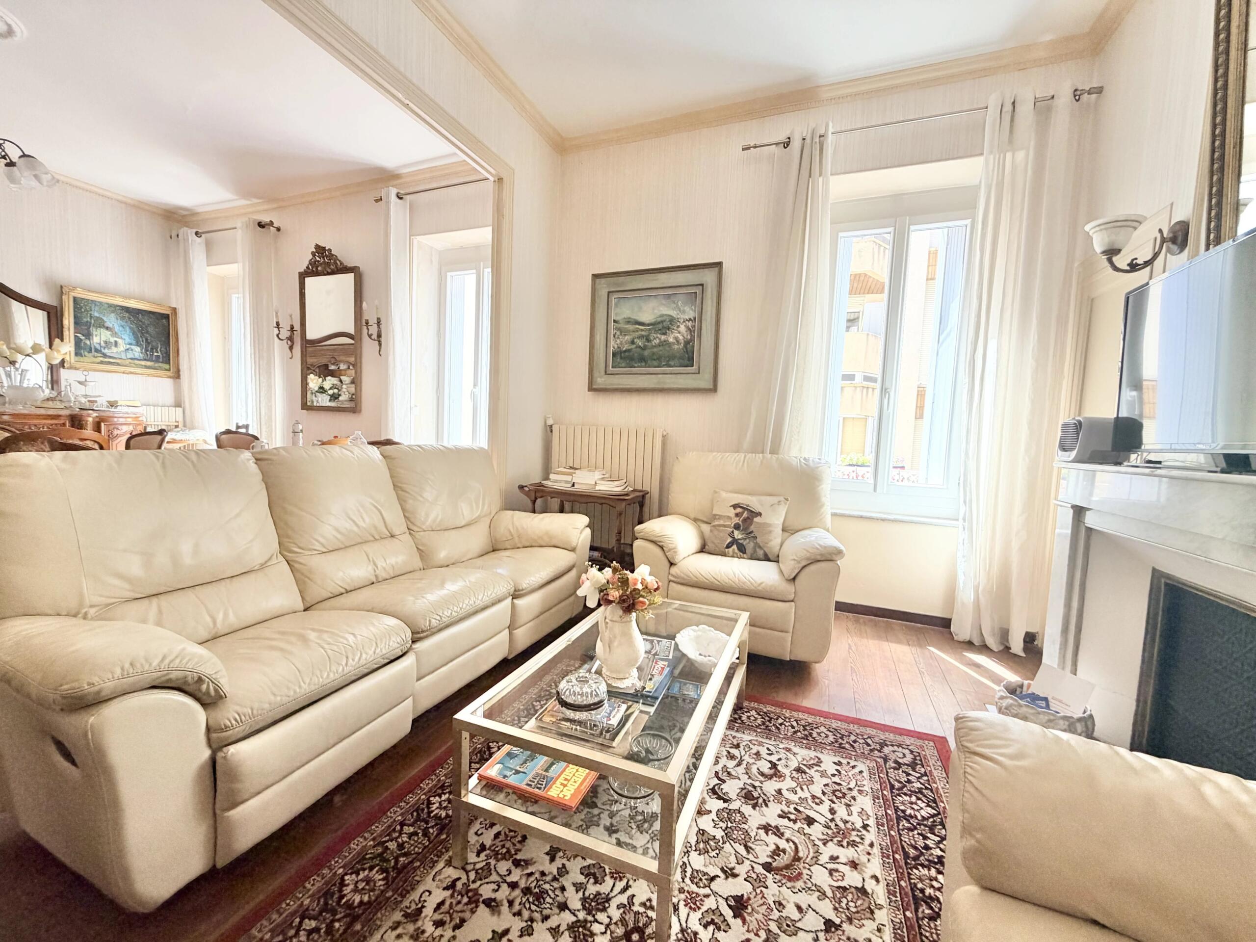 Elegant Bourgeois Residence in the Heart of Carcassonne, Languedoc-Roussillon – France – BVI86329