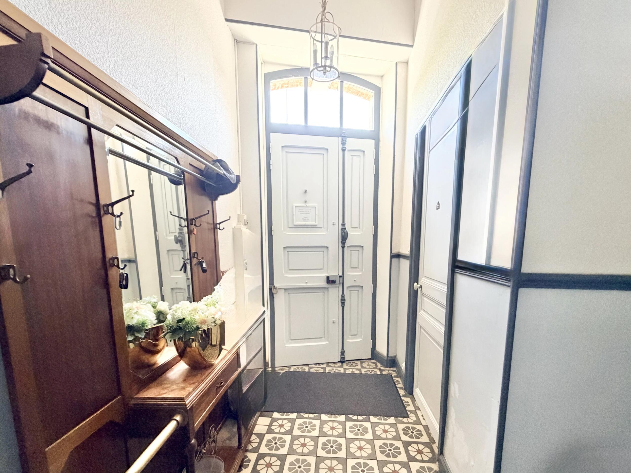 Elegant Bourgeois Residence in the Heart of Carcassonne, Languedoc-Roussillon – France – BVI86329