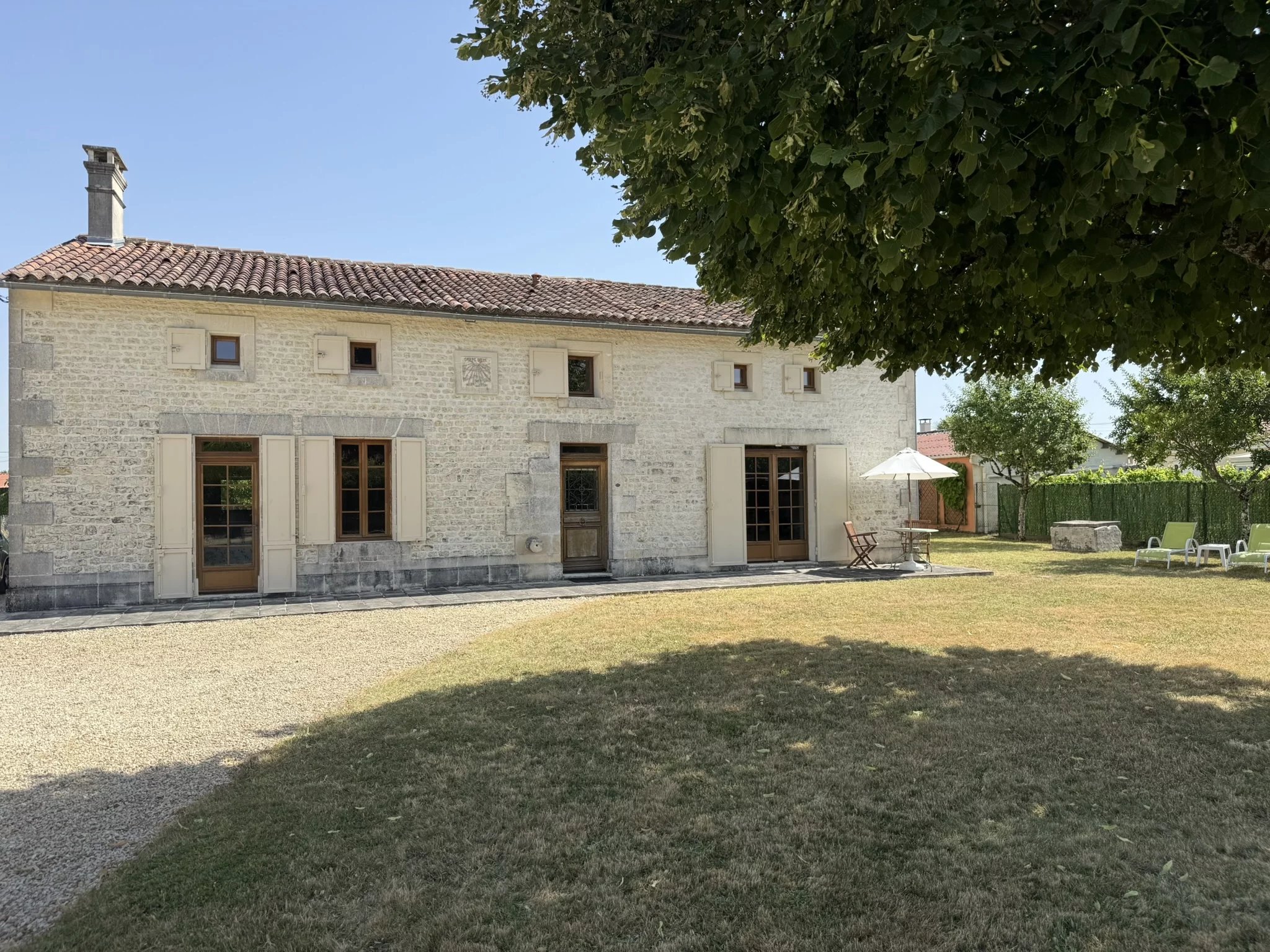 Charming 5 bed stone Charentaise House, Poitou-Charentes – France – BVI86061