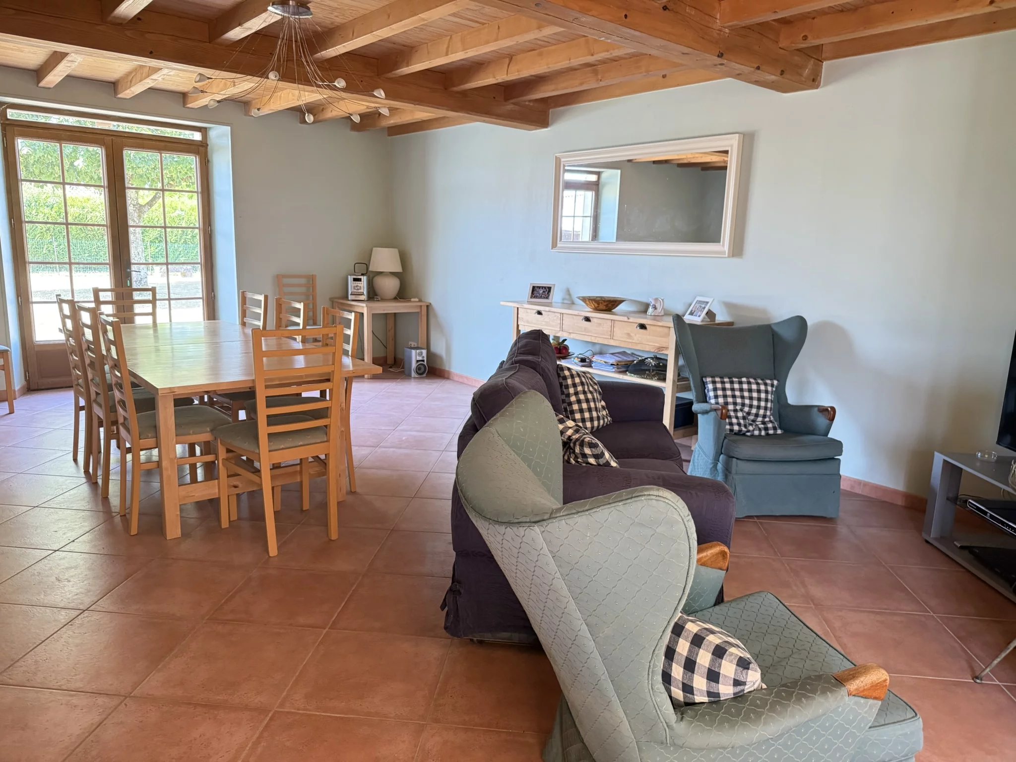 Charming 5 bed stone Charentaise House, Poitou-Charentes – France – BVI86061