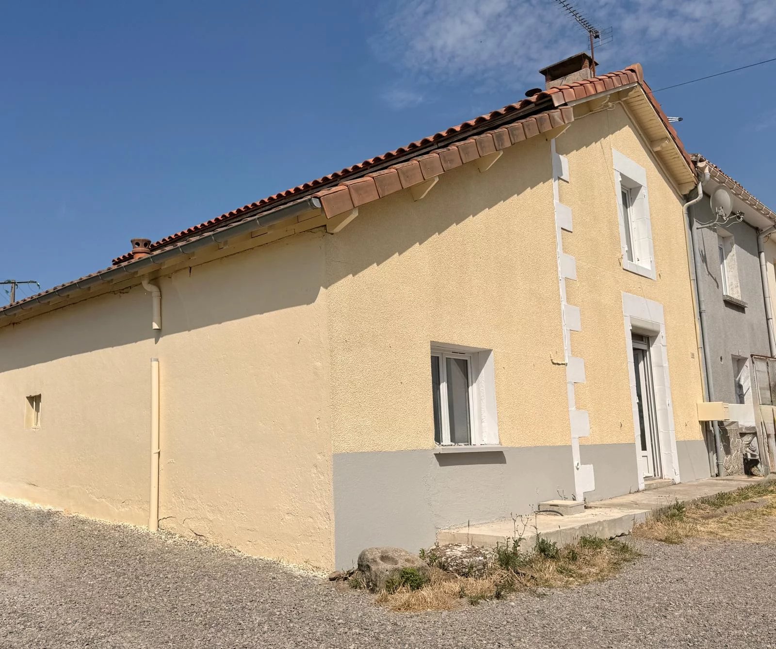 Renovated Three Bedroom Exideuil-sur-Vienne, Aquitaine – France – BVI86197