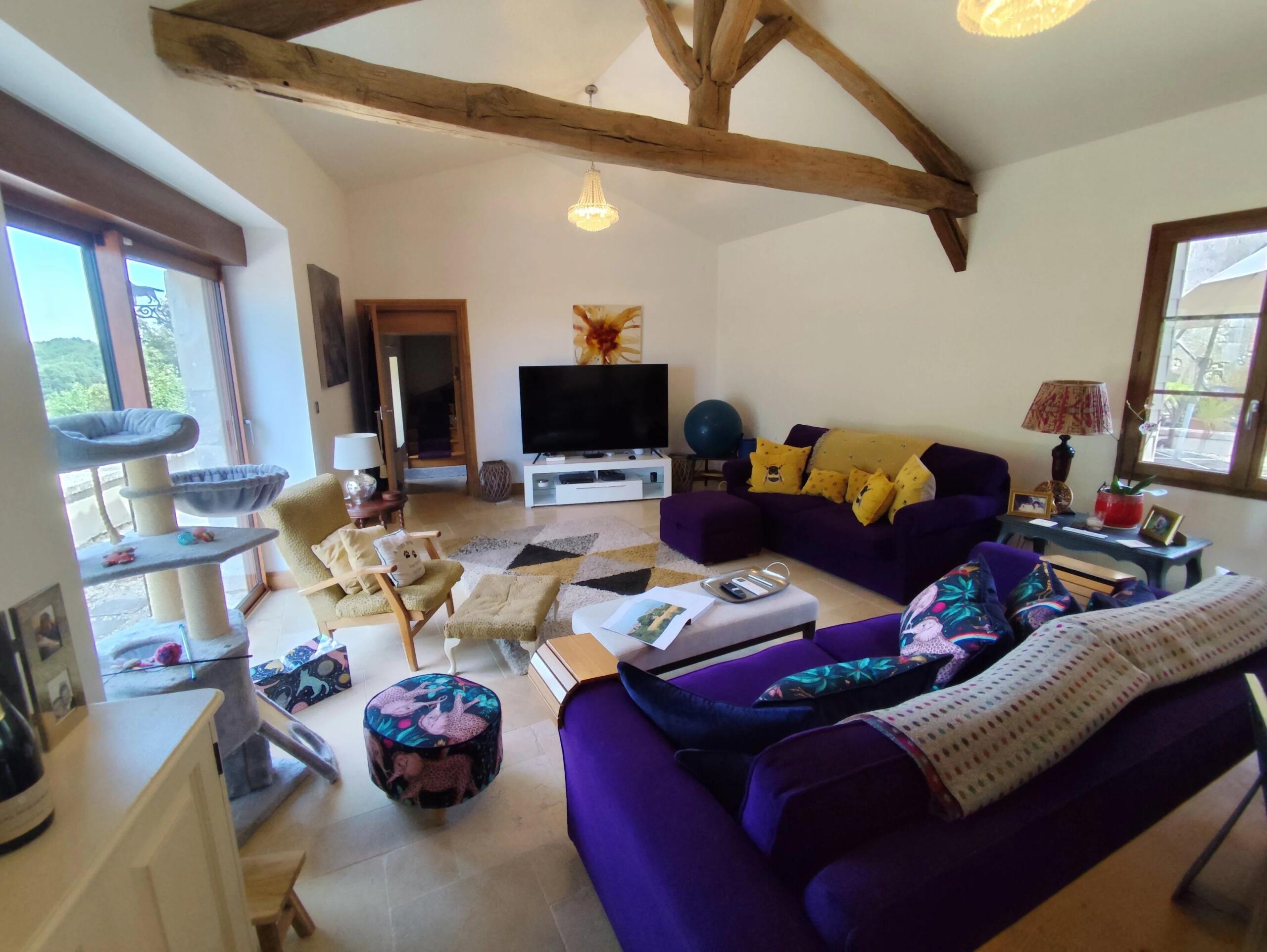 Stunning home with pool, spa and sweeping rural views, Poitou-Charentes – France – BVI86185
