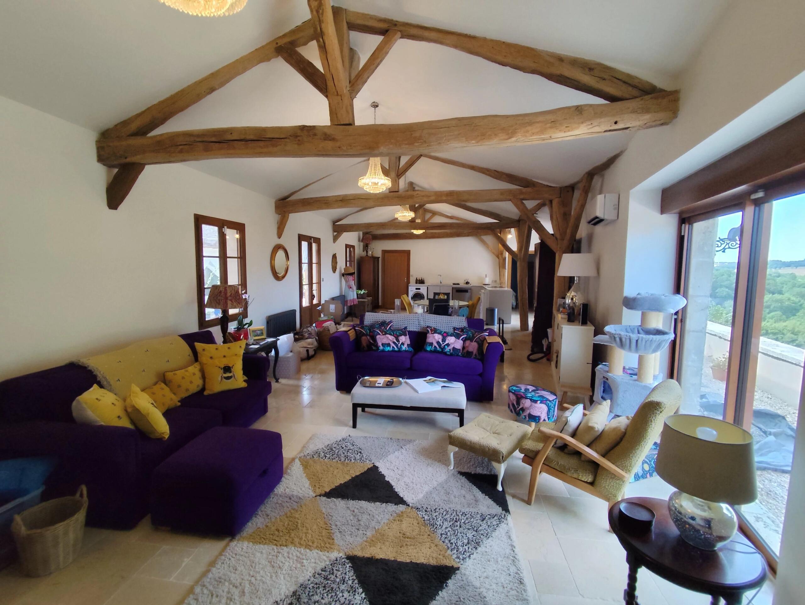 Stunning home with pool, spa and sweeping rural views, Poitou-Charentes – France – BVI86185