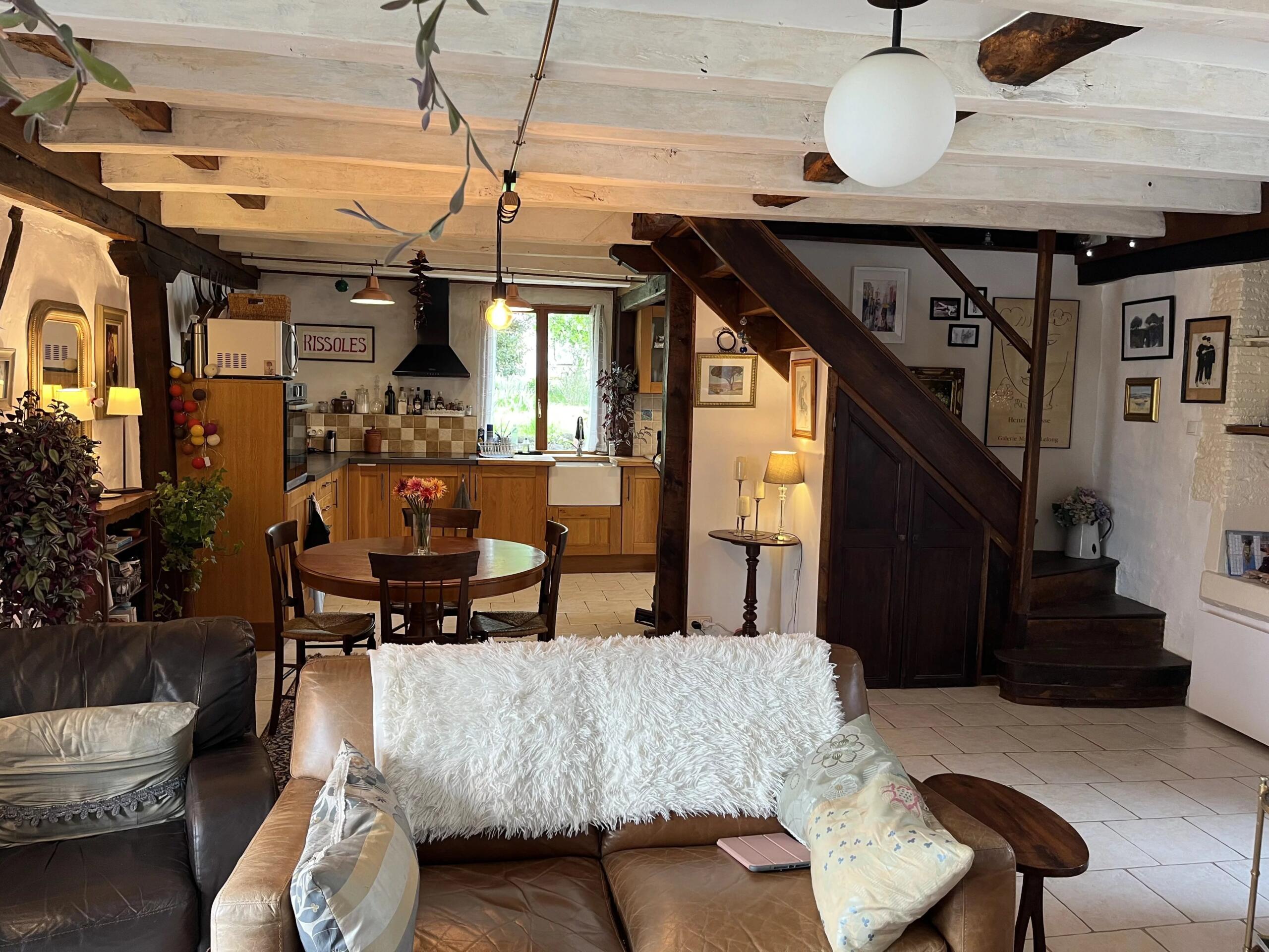 Gorgeous countryside dwelling with attached garden and barn, Poitou-Charentes – France – BVI86200