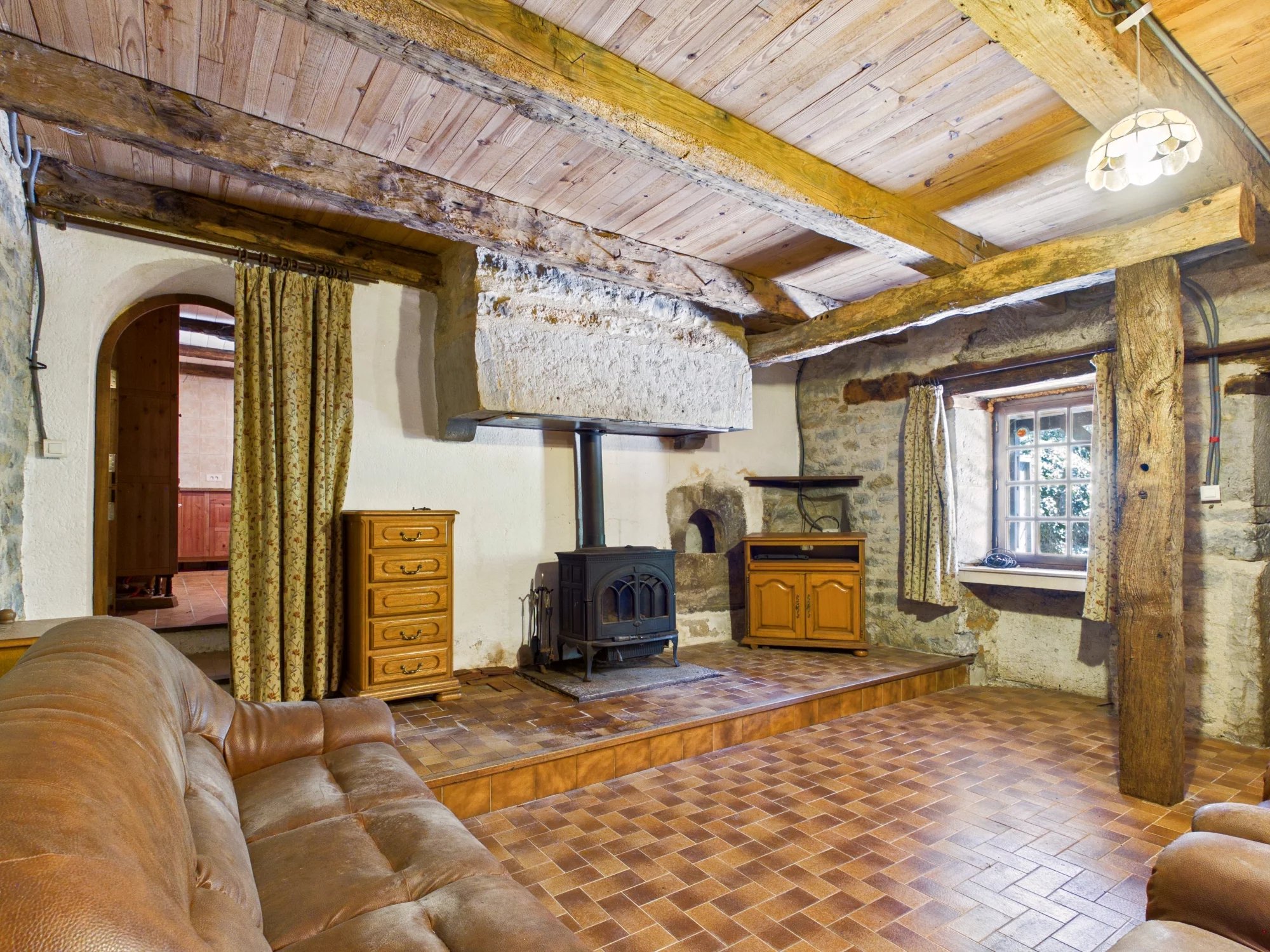 Sector Tarn-Et-Garonne, Charming 2-Bedroom Stone House in Puylagarde, Midi-Pyrénées – France – BVI85745