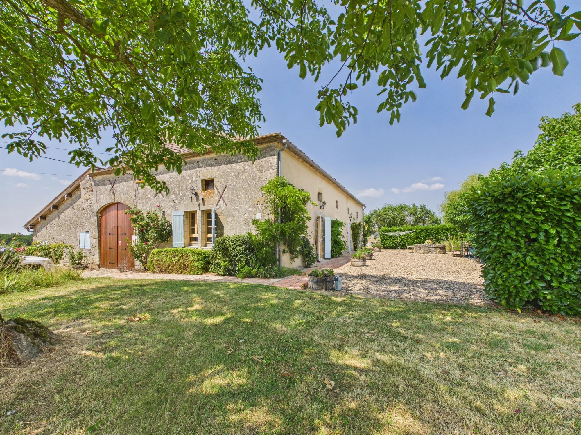 Immense 4-bed house with large pool and no close neighbours, Aquitaine – France – BVI85225