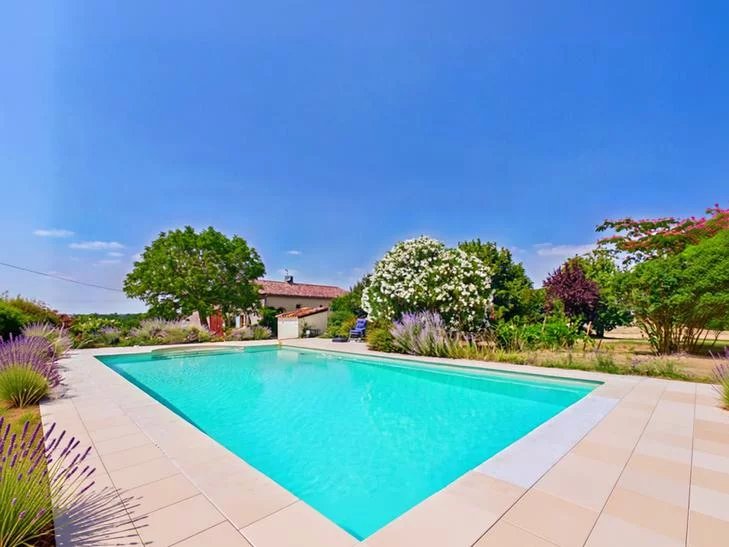 Immense 4-bed house with large pool and no close neighbours, Aquitaine – France – BVI85225