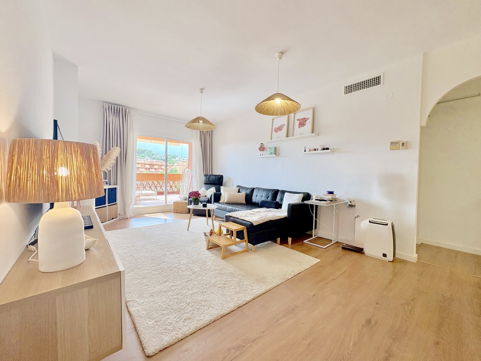 2 bedroom Apartment in Marbella, Malaga, Spain – 428-05384P
