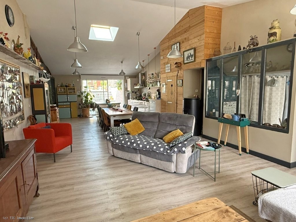 5 bedroom House in Villefagnan, France – r7524