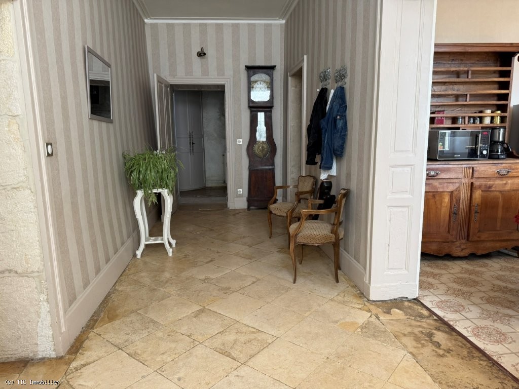 4 bedroom House in Verteuil-Sur-Charente, France – r7523