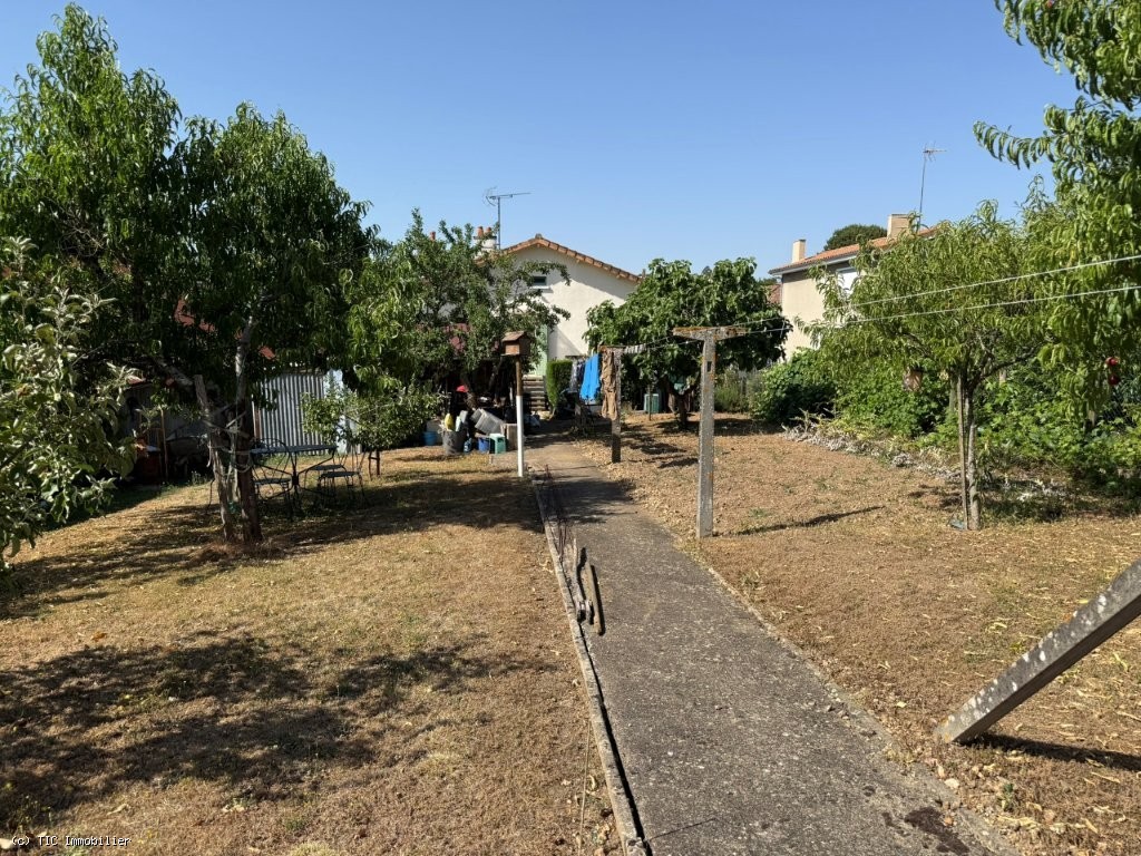 4 bedroom House in Civray, France – r7522