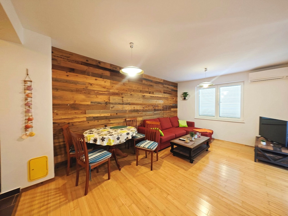 2 bedroom apartment in Dobrinj, Croatia – 103703