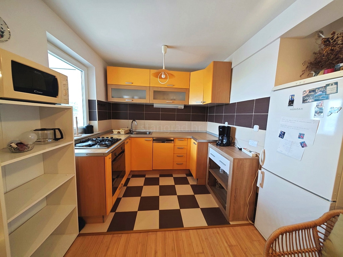 2 bedroom apartment in Dobrinj, Croatia – 103703