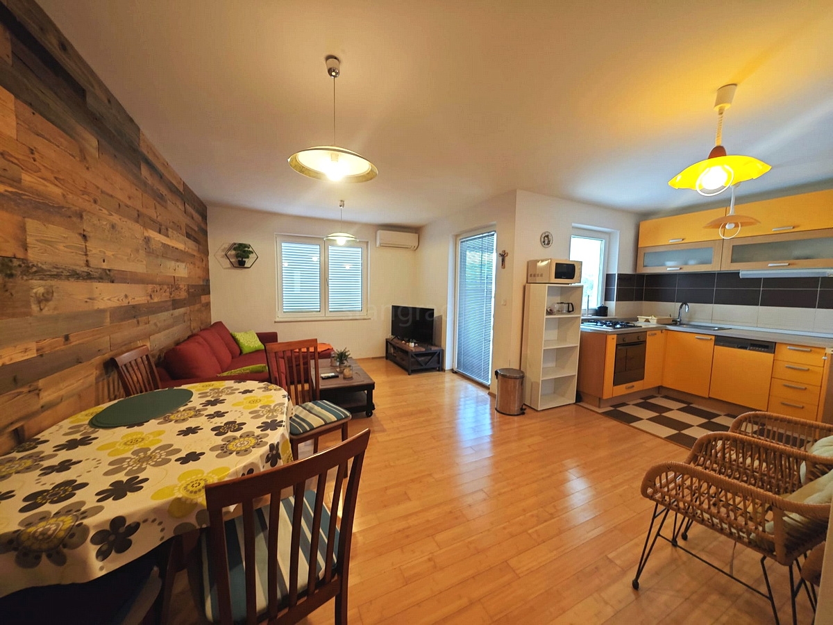 2 bedroom apartment in Dobrinj, Croatia – 103703